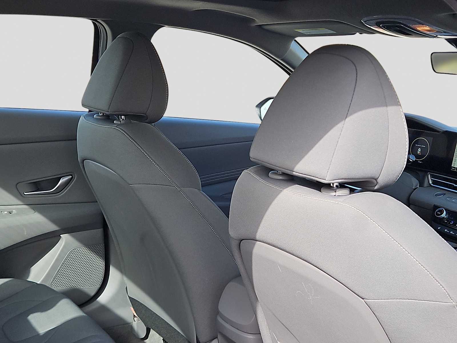 Thumbnail: 2025 Hyundai Elantra - 17