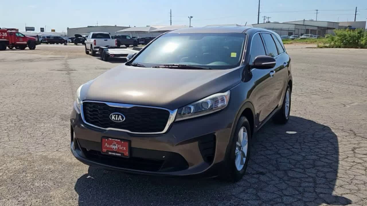 Thumbnail: 2019 Kia Sorento - 3
