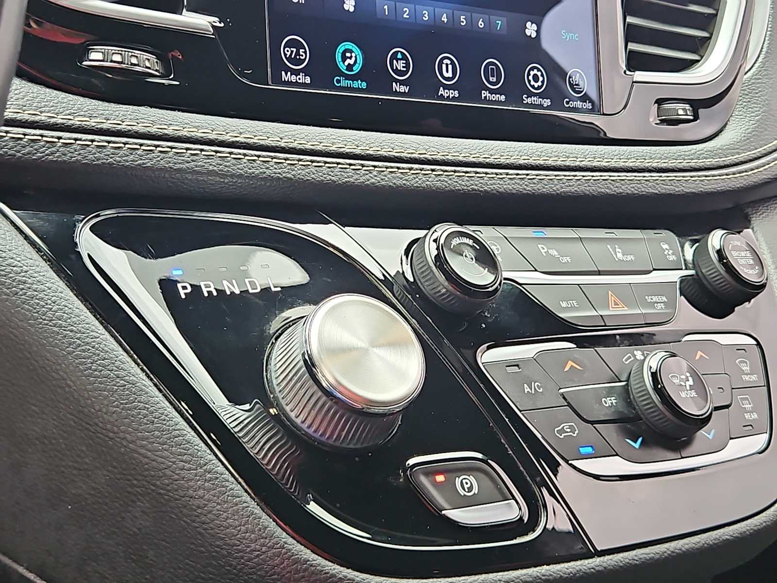 Thumbnail: 2020 Chrysler Pacifica - 21