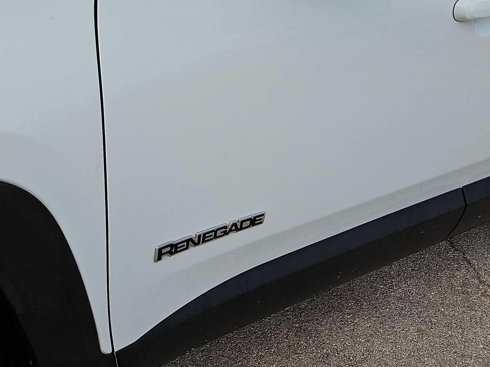 Thumbnail: 2020 Jeep Renegade - 15