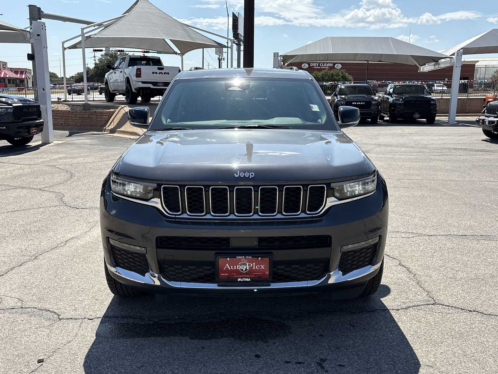 Thumbnail: 2023 Jeep Grand Cherokee - 3