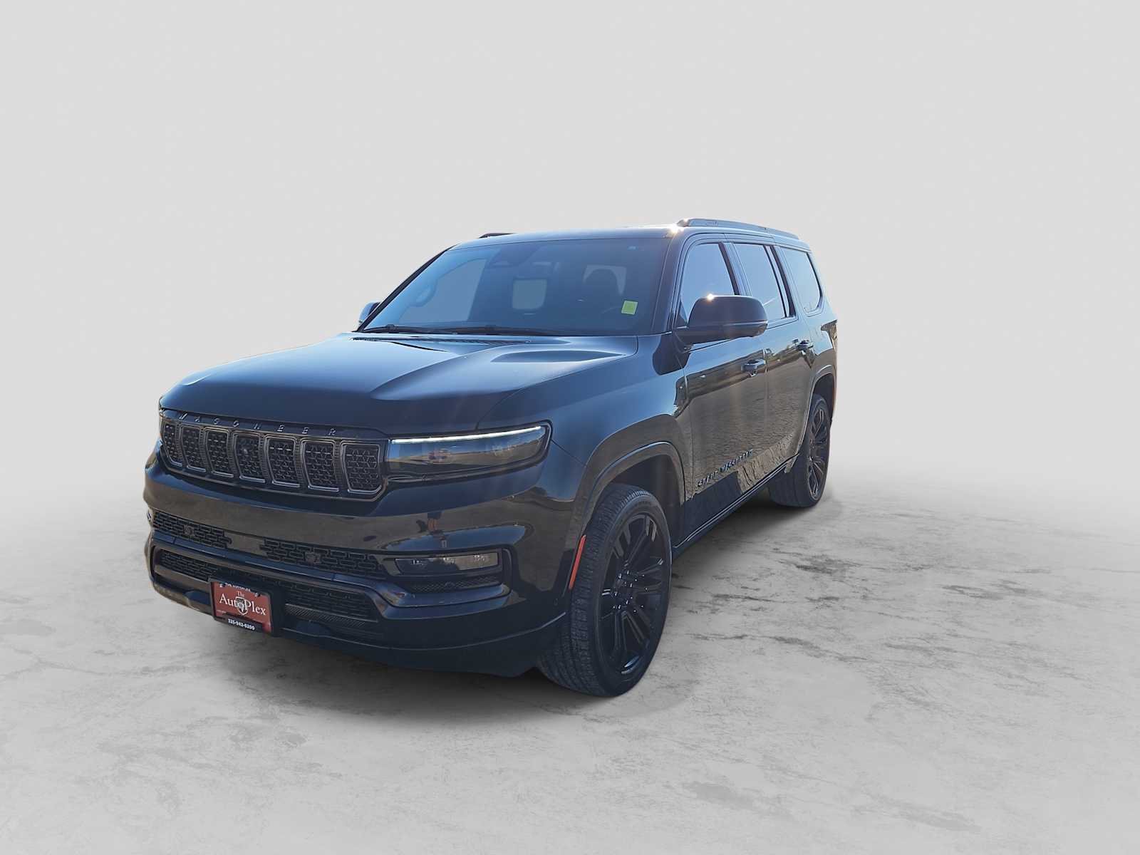 Thumbnail: 2022 Jeep Grand Wagoneer - 4