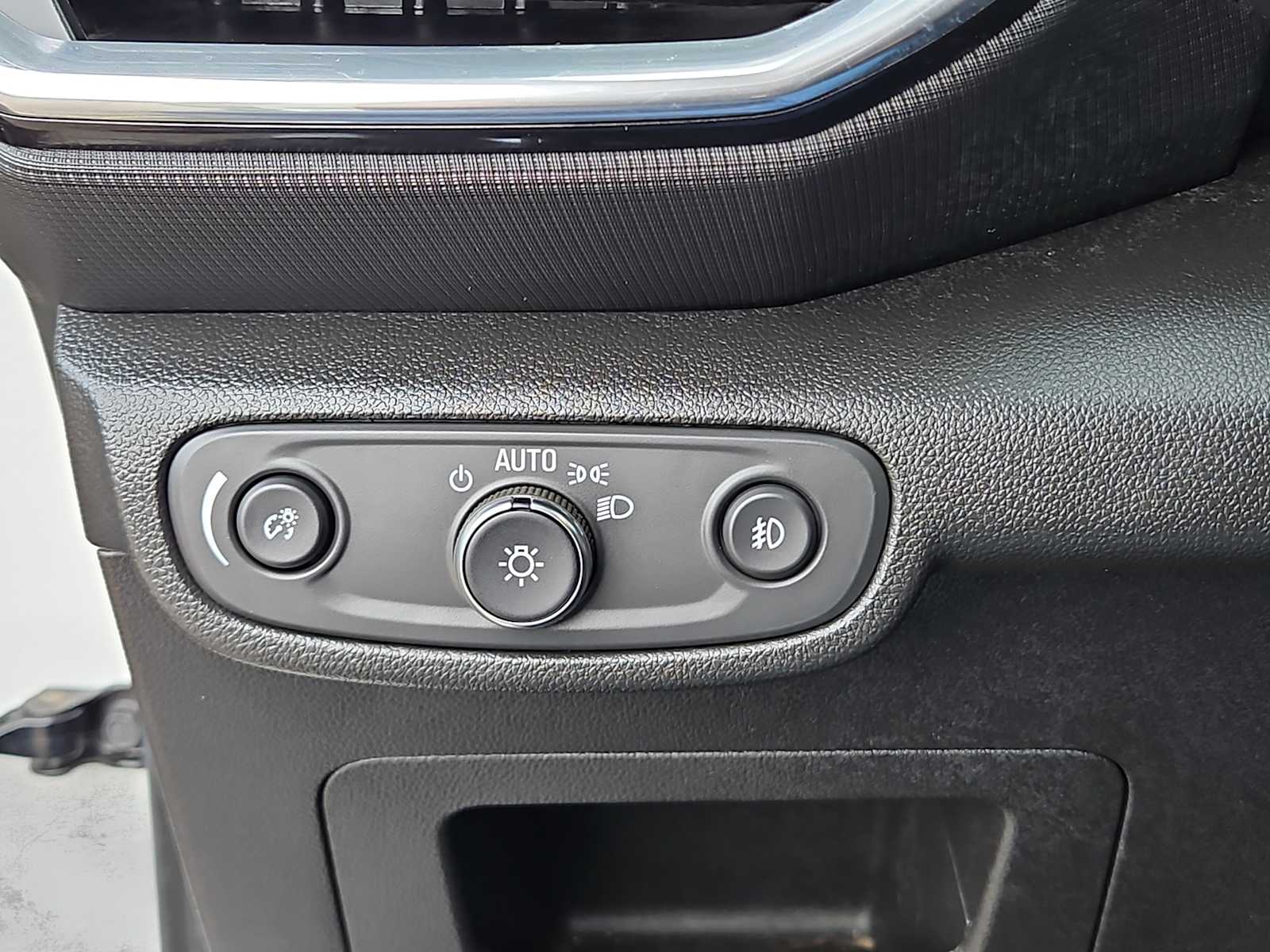 Thumbnail: 2023 Chevrolet TrailBlazer - 25