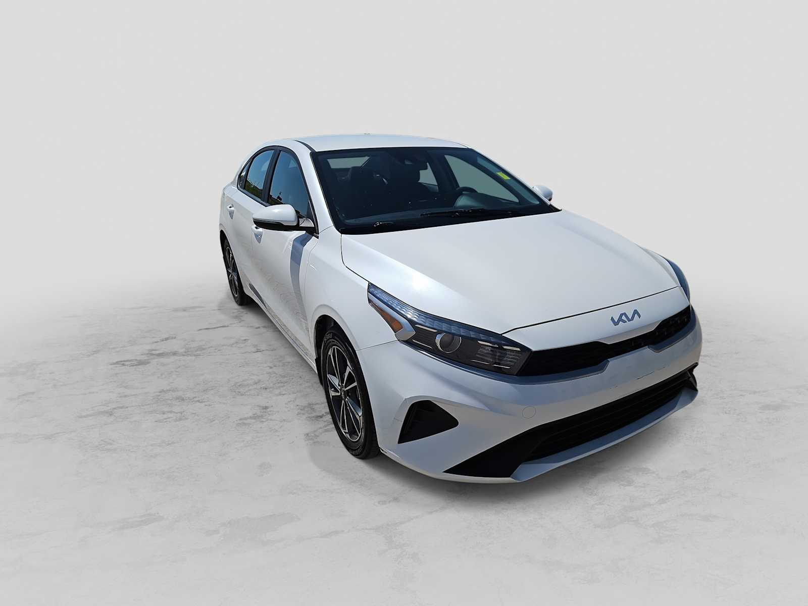 Thumbnail: 2022 Kia Forte - 2