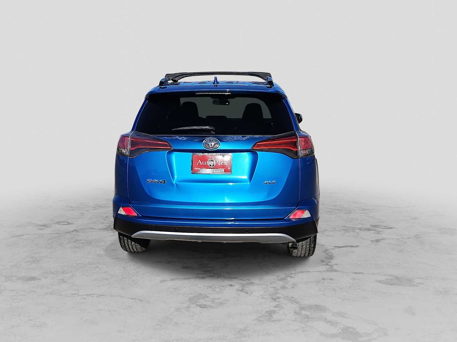 Thumbnail: 2016 Toyota RAV4 - 7