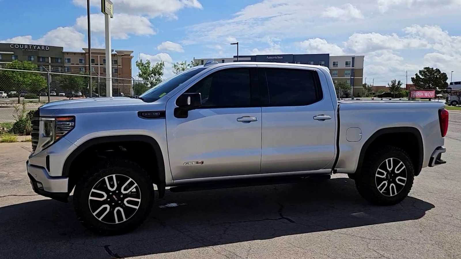 Thumbnail: 2022 GMC Sierra 1500 - 4