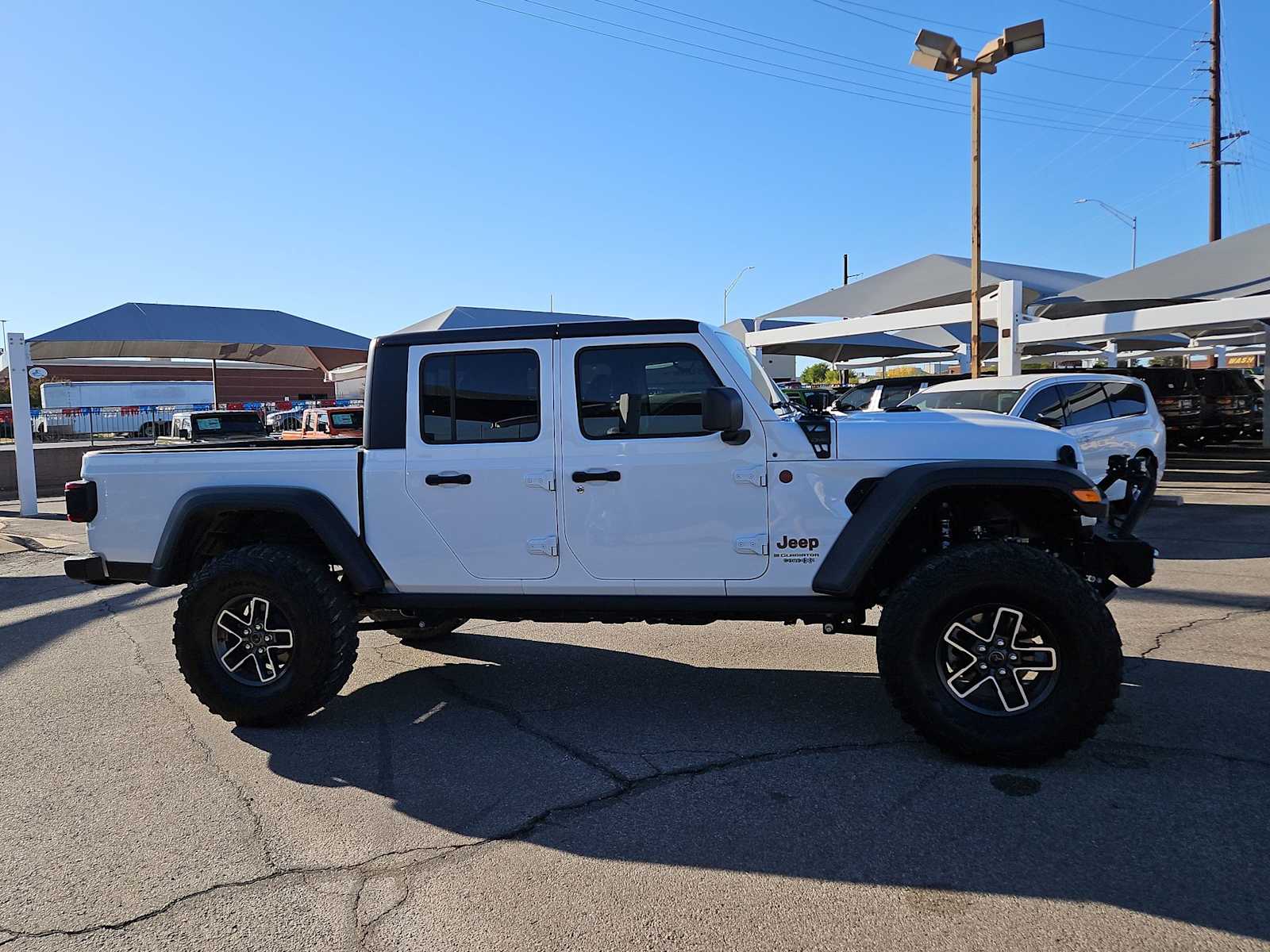 Thumbnail: 2024 Jeep Gladiator - 9