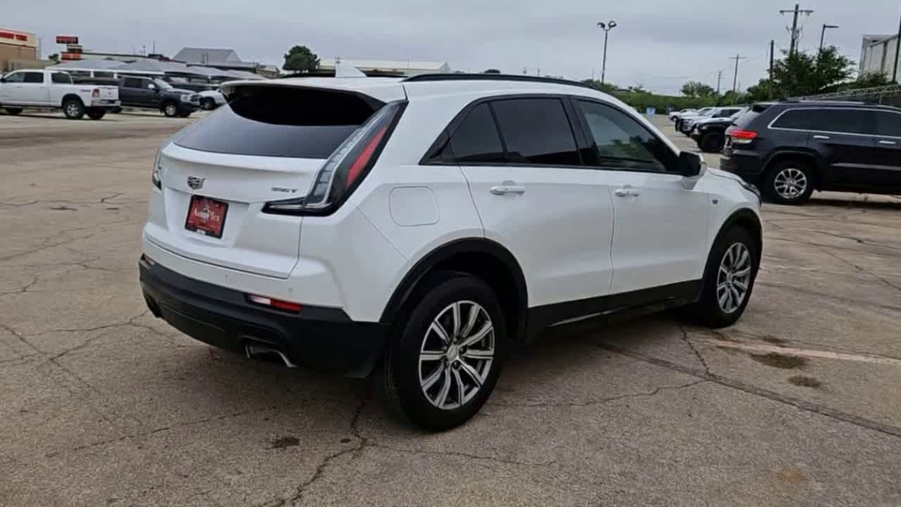 Thumbnail: 2021 Cadillac XT4 - 8