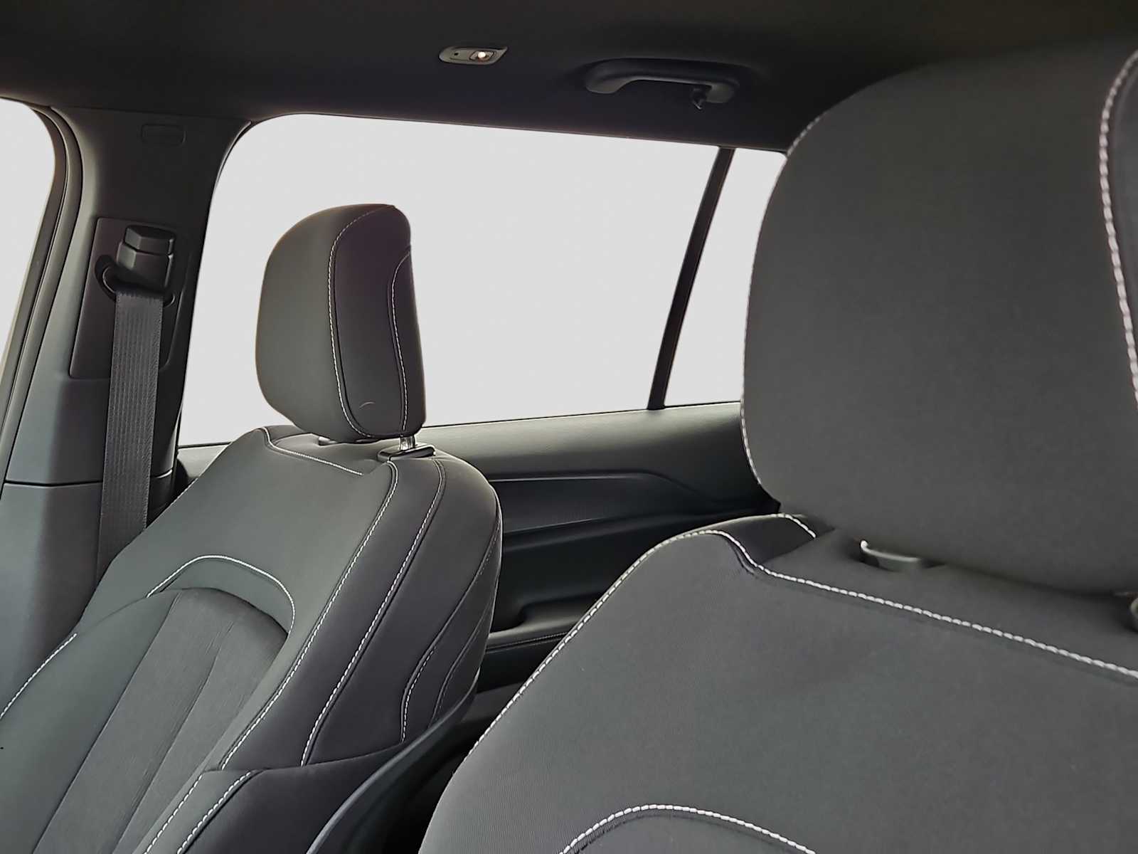 Thumbnail: 2025 Jeep Grand Cherokee L - 15