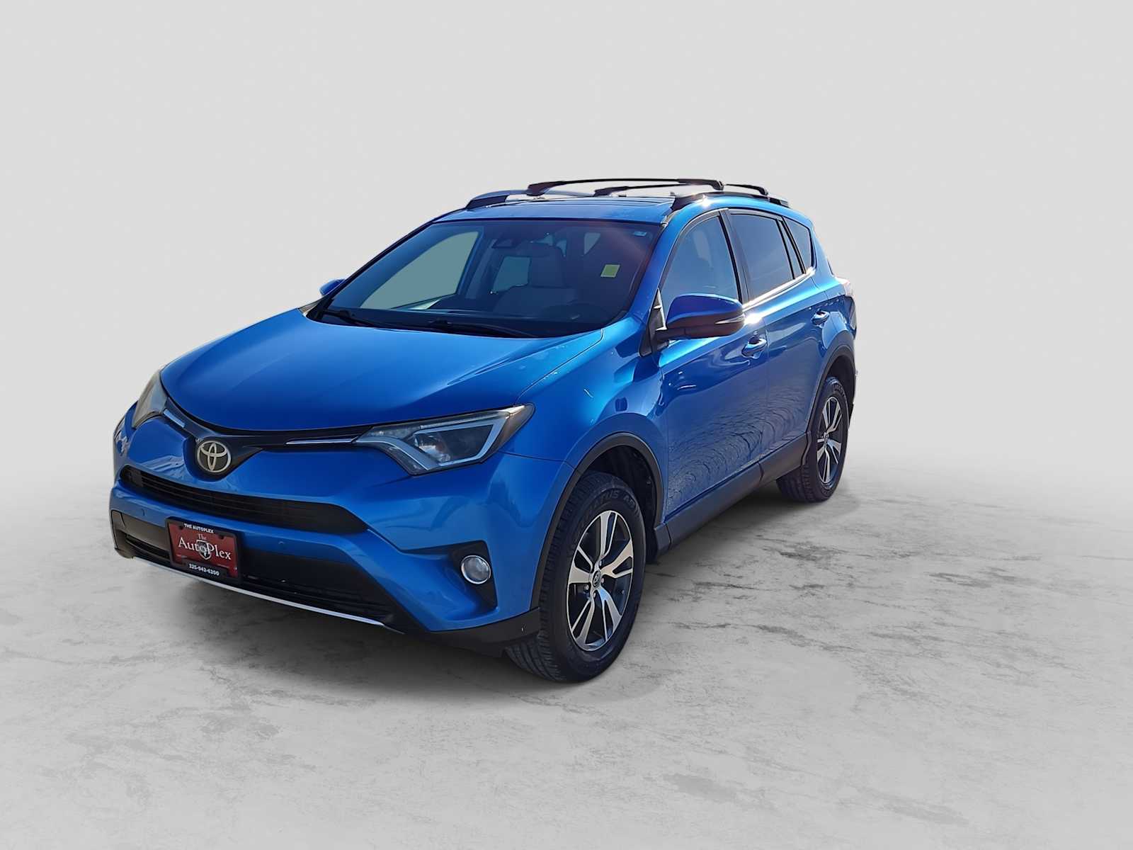Thumbnail: 2016 Toyota RAV4 - 4