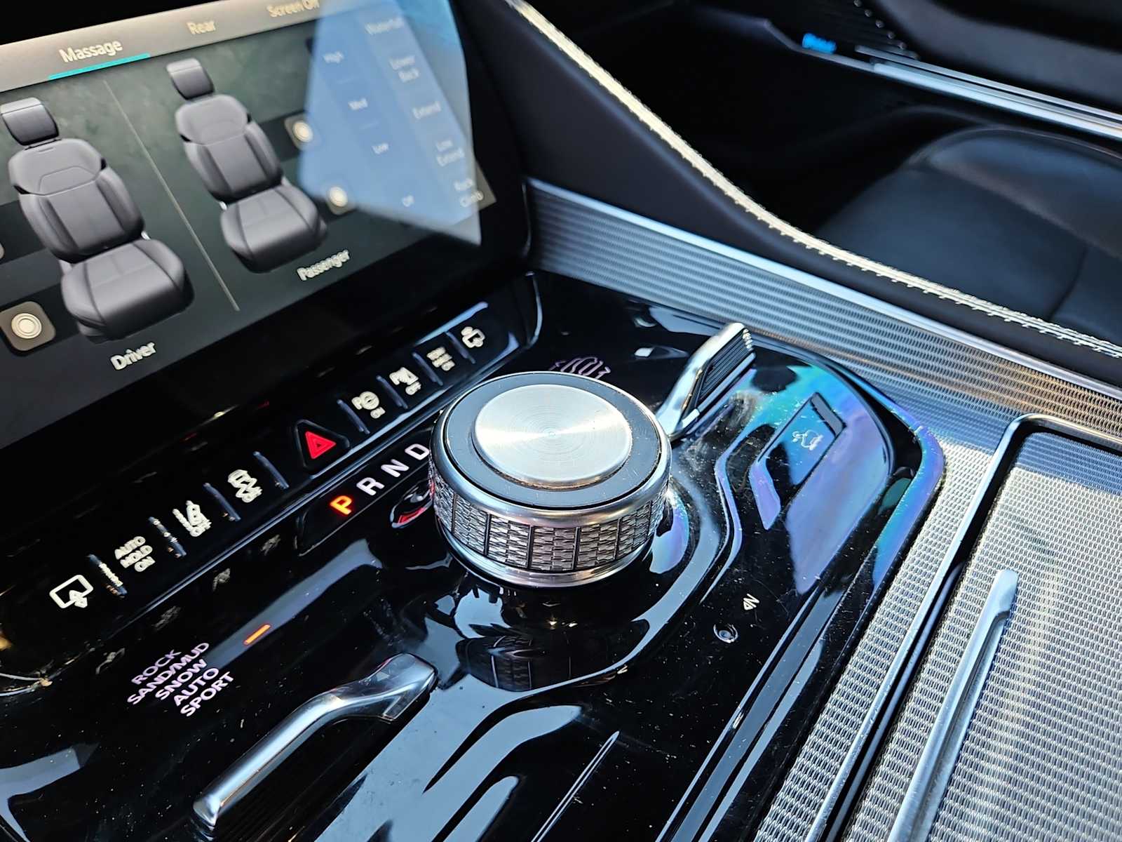 Thumbnail: 2022 Jeep Grand Wagoneer - 21