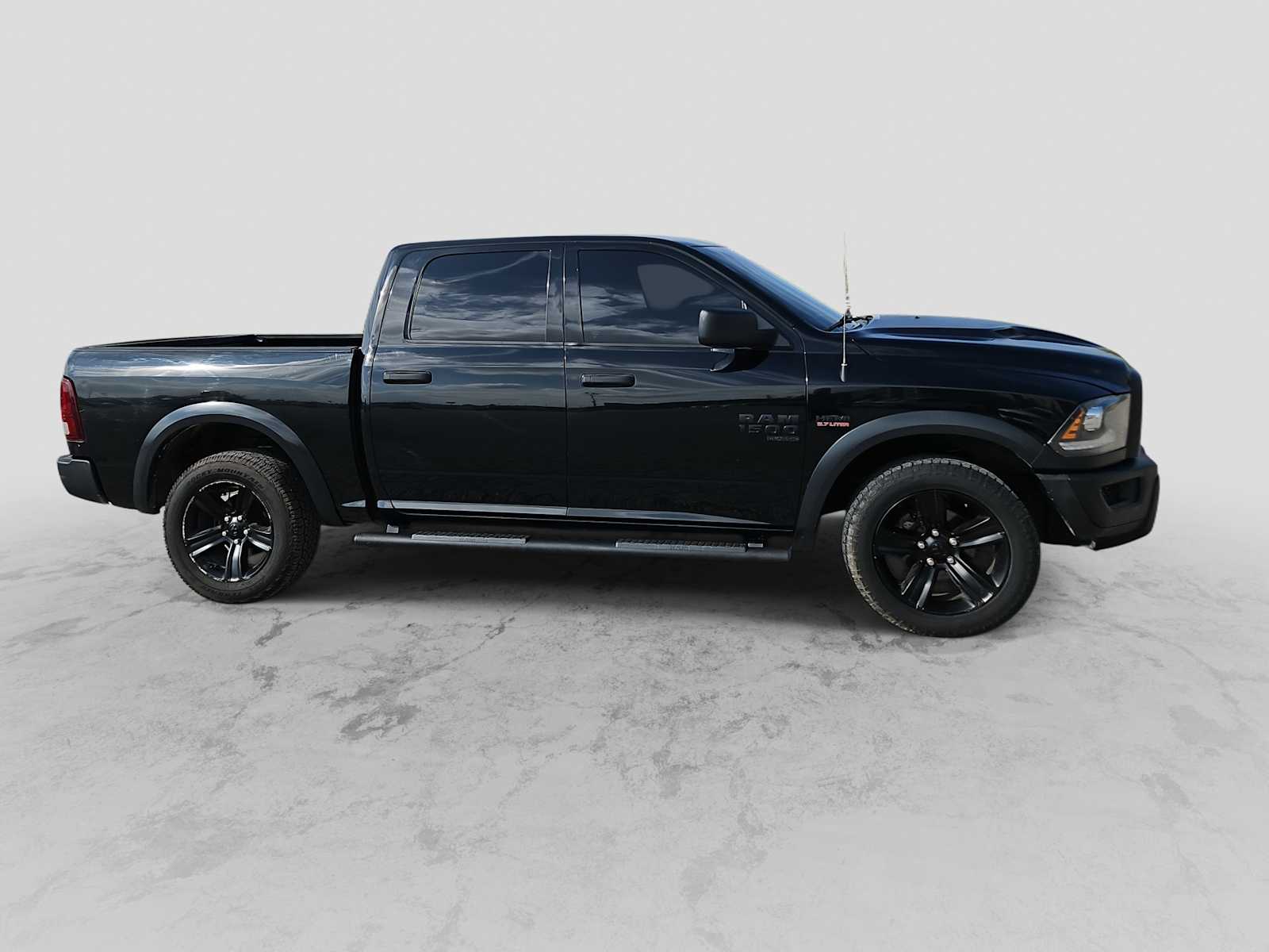 Thumbnail: 2021 RAM 1500 Classic - 9