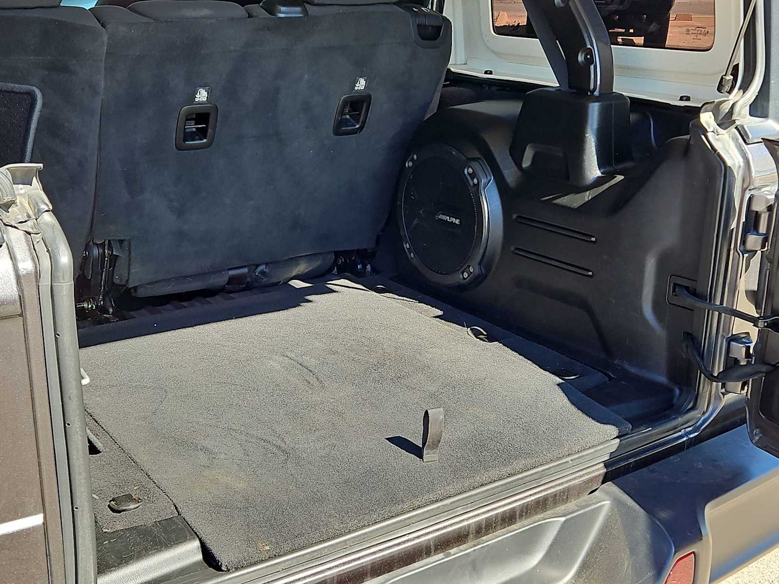 Thumbnail: 2020 Jeep Wrangler - 23