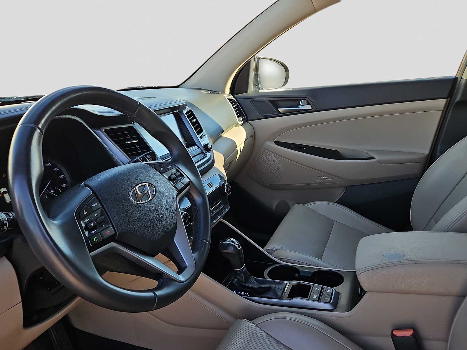 Thumbnail: 2017 Hyundai Tucson - 10