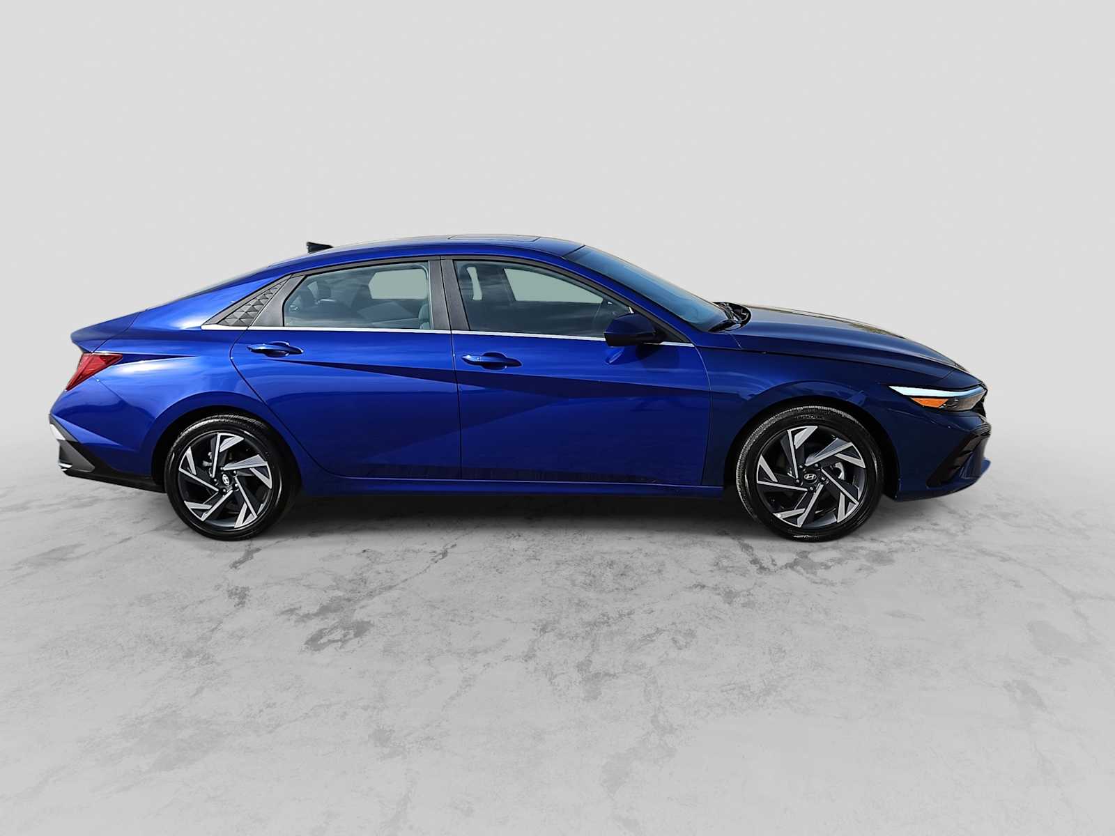 Thumbnail: 2025 Hyundai Elantra - 9