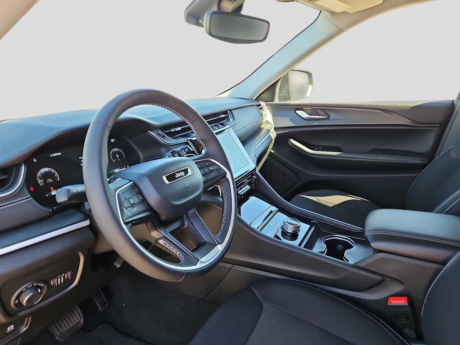 Thumbnail: 2024 Jeep Grand Cherokee L - 10