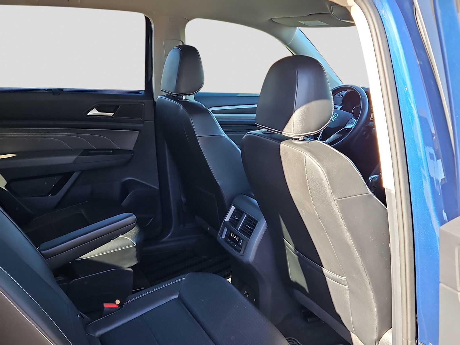 Thumbnail: 2023 Volkswagen Atlas - 16