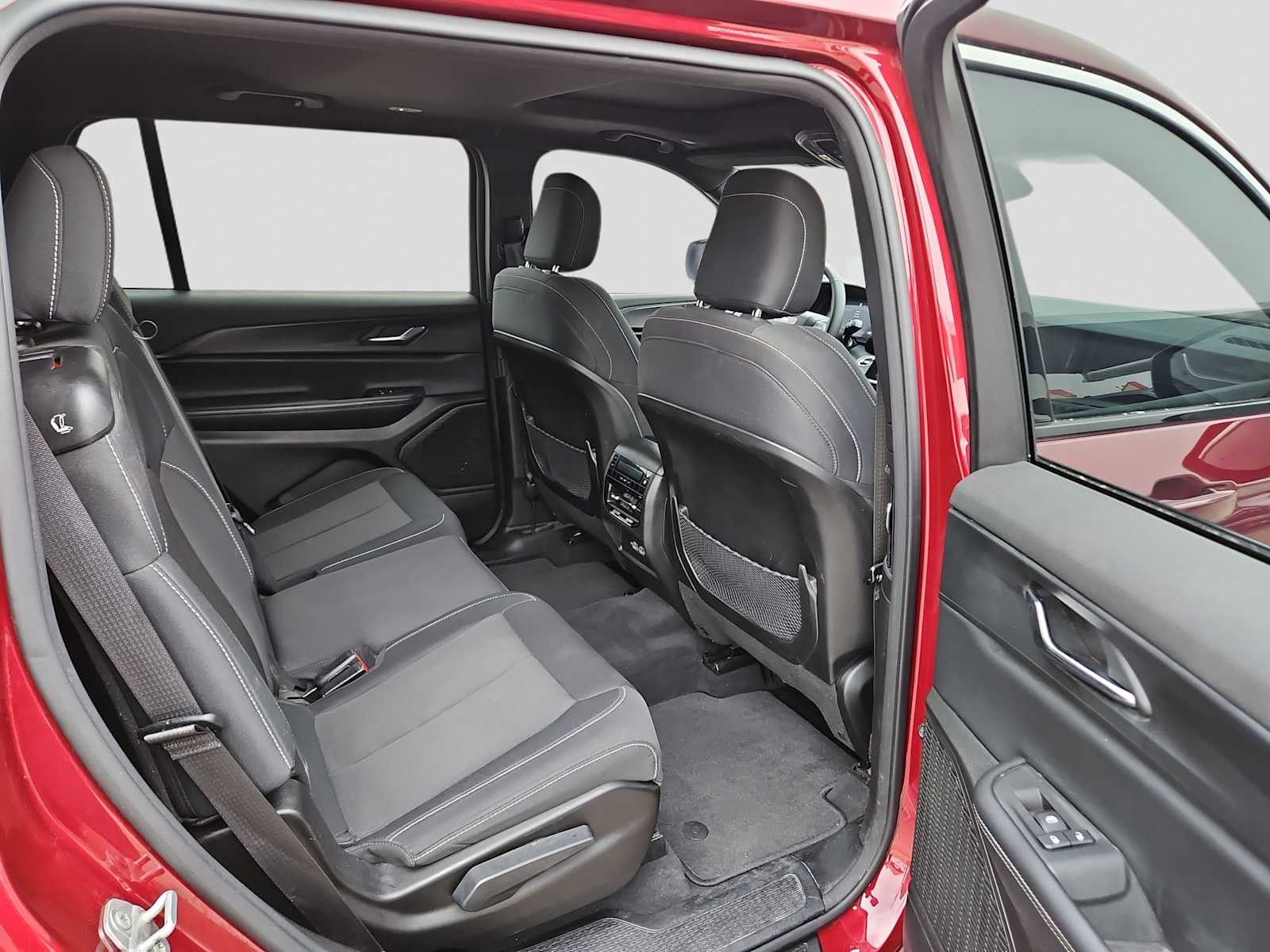 Thumbnail: 2024 Jeep Grand Cherokee L - 16