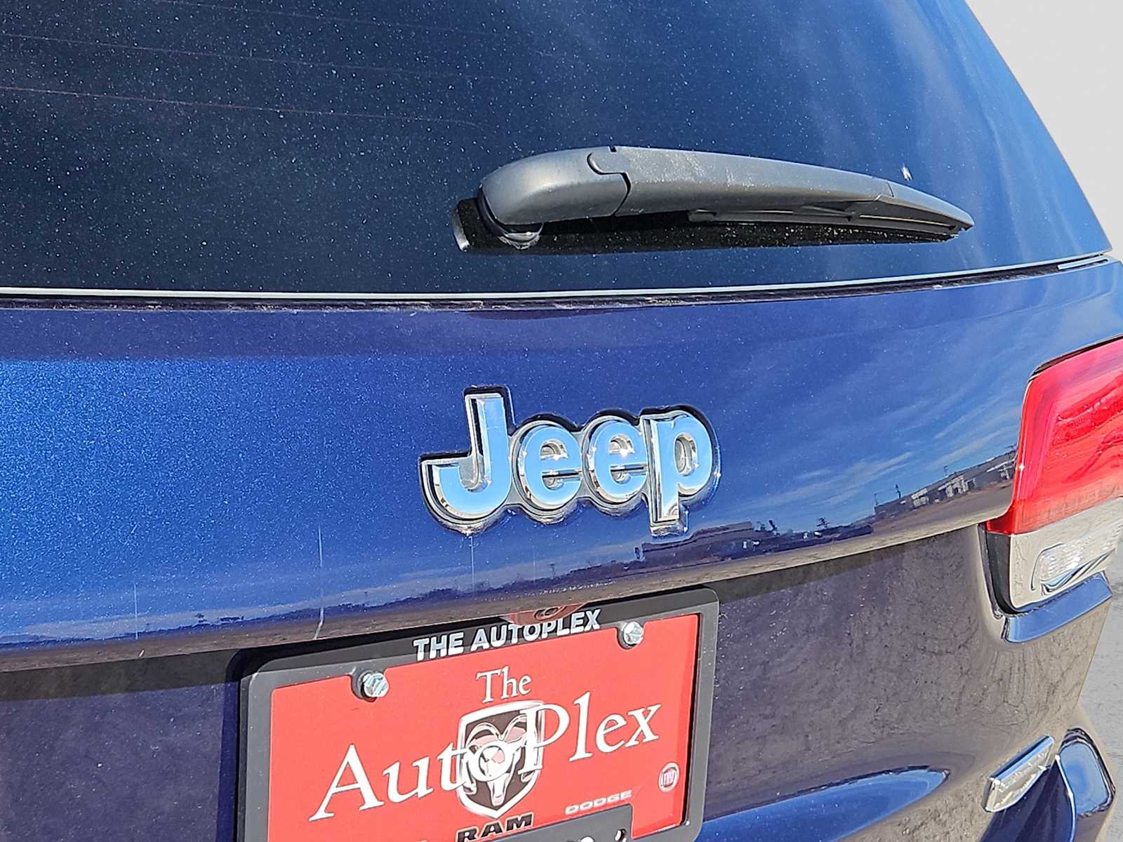 Thumbnail: 2017 Jeep Grand Cherokee - 11