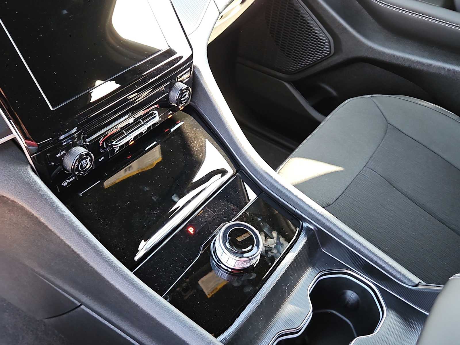 Thumbnail: 2025 Jeep Grand Cherokee - 24