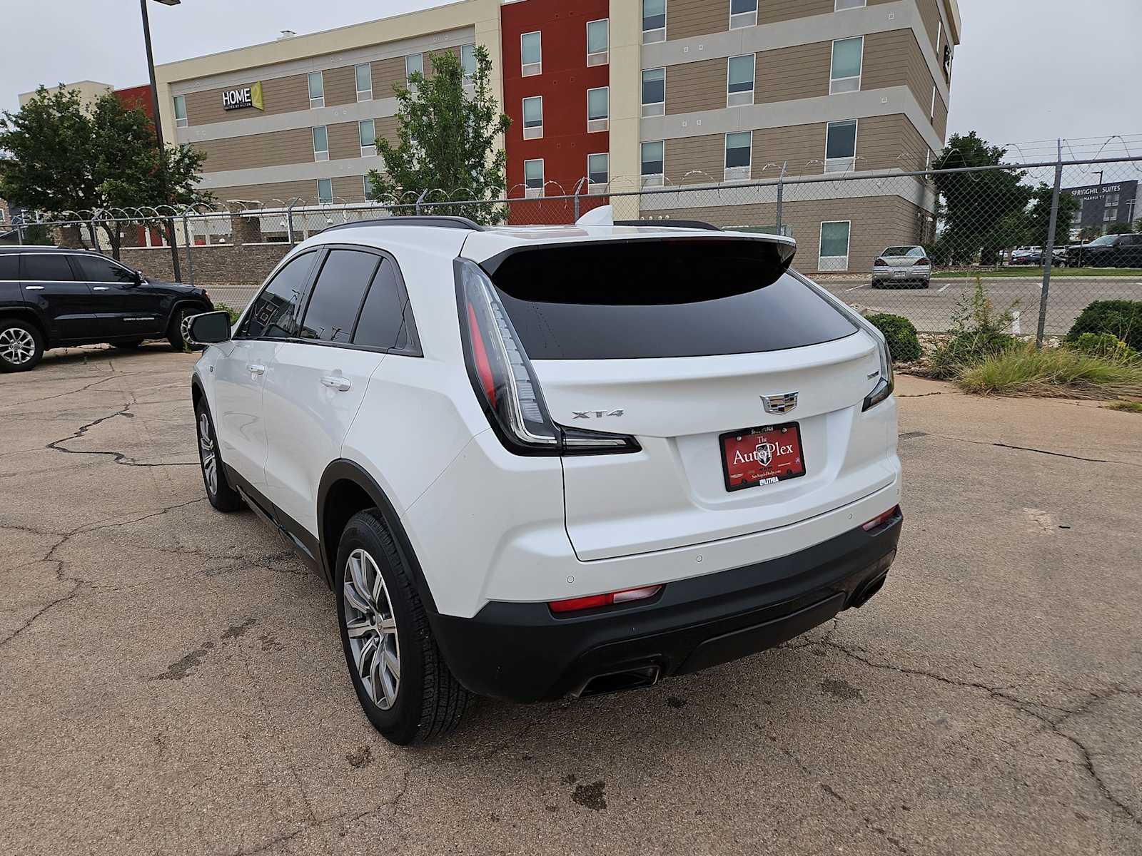 Thumbnail: 2021 Cadillac XT4 - 12