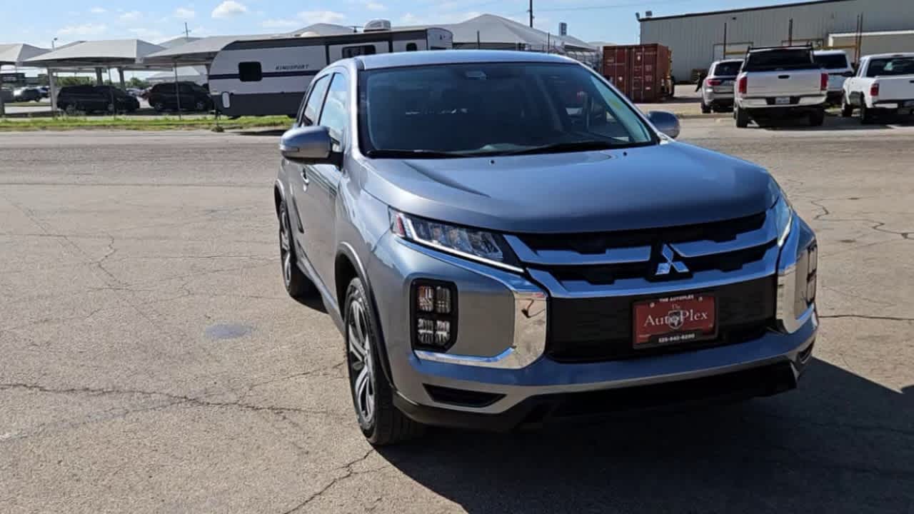 Thumbnail: 2023 Mitsubishi Outlander Sport - 2