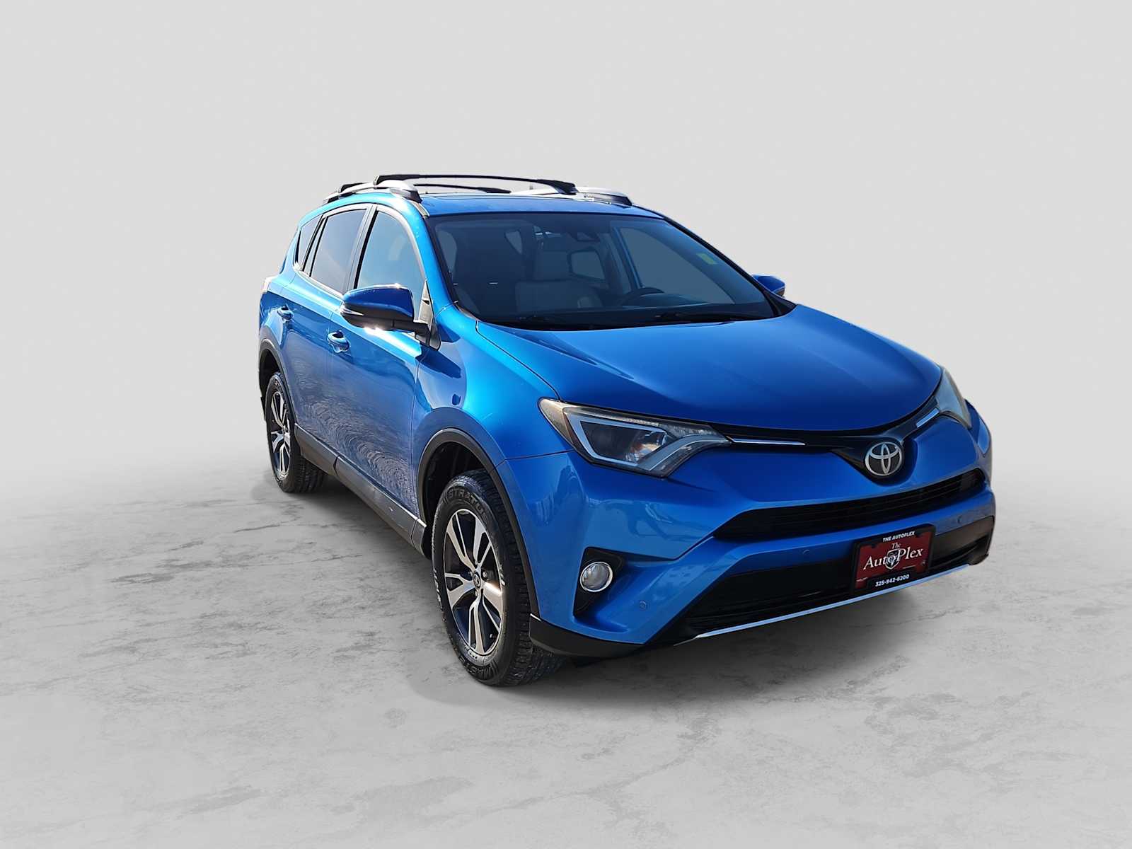 Thumbnail: 2016 Toyota RAV4 - 2