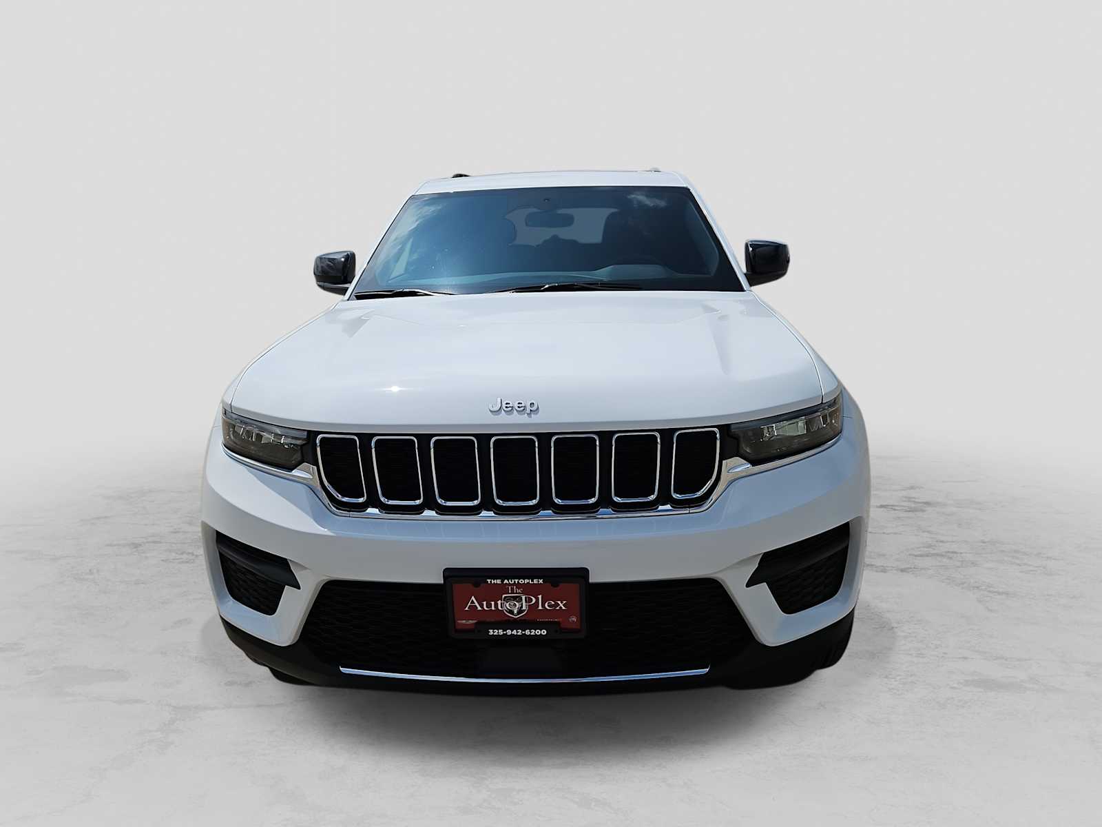 Thumbnail: 2026 Jeep Grand Cherokee - 3