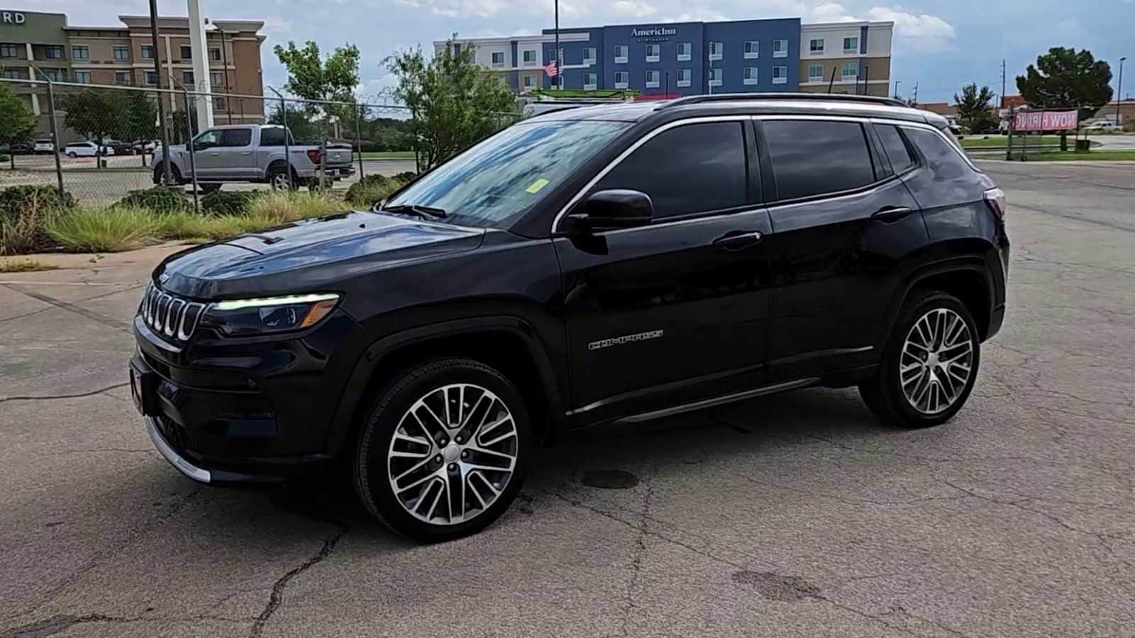 Thumbnail: 2022 Jeep Compass - 4