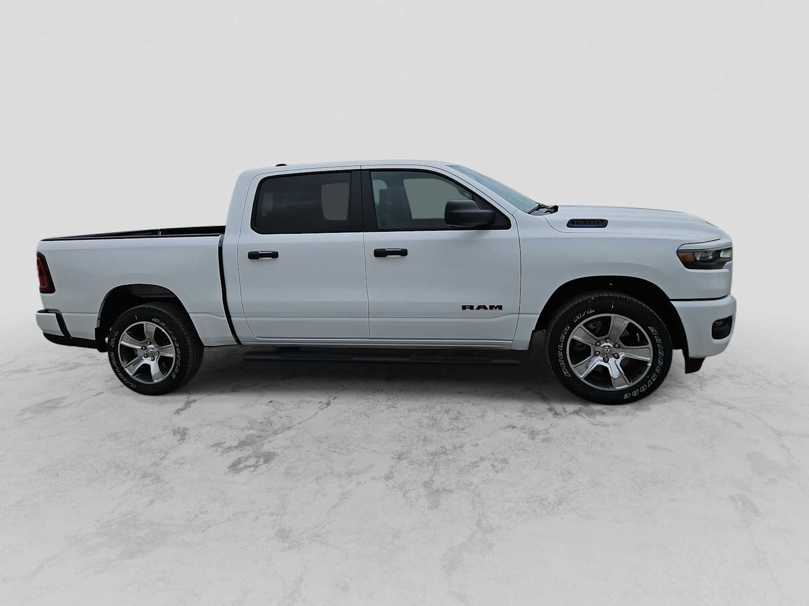 Thumbnail: 2026 RAM 1500 - 9