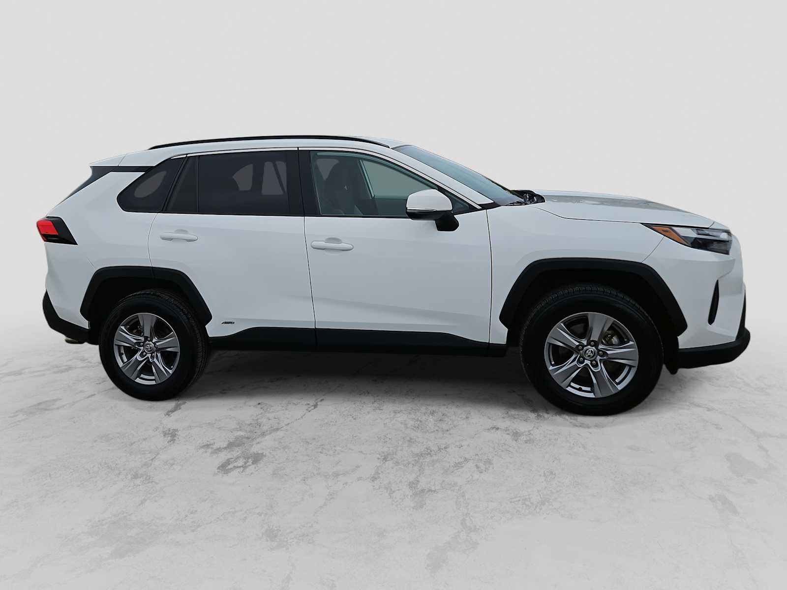 Thumbnail: 2022 Toyota RAV4 - 9