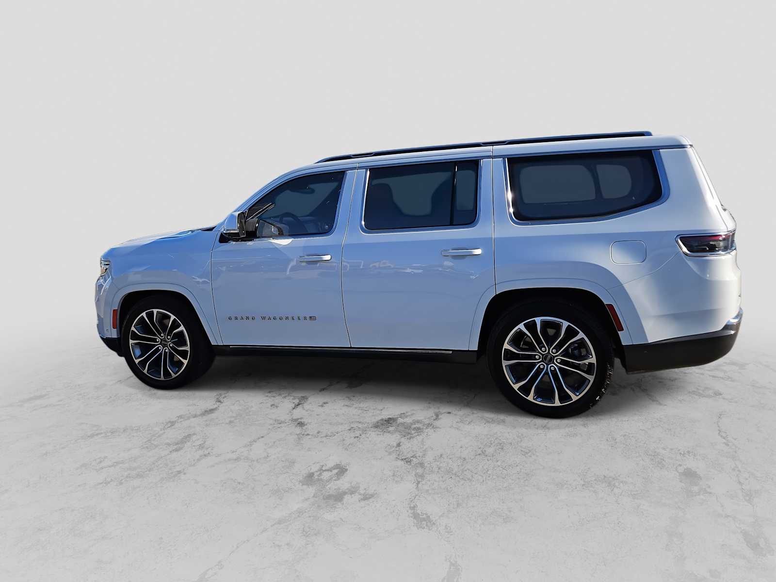 Thumbnail: 2022 Jeep Grand Wagoneer - 5