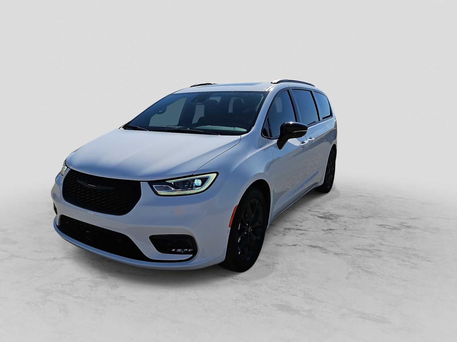 Thumbnail: 2026 Chrysler Pacifica - 4