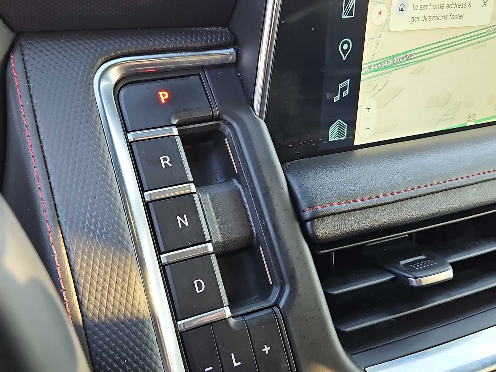 Thumbnail: 2023 Chevrolet Suburban - 21