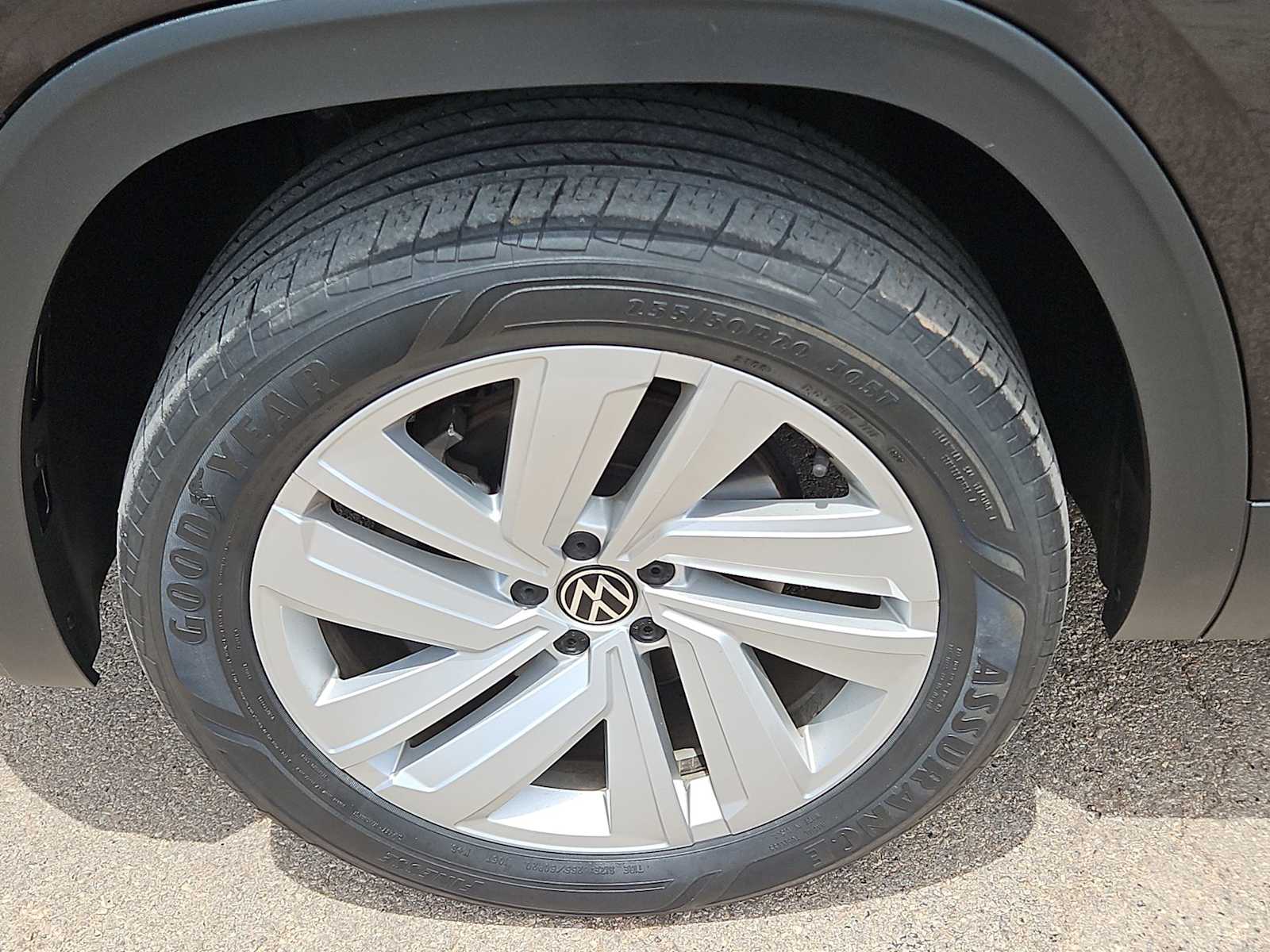 Thumbnail: 2021 Volkswagen Atlas - 16