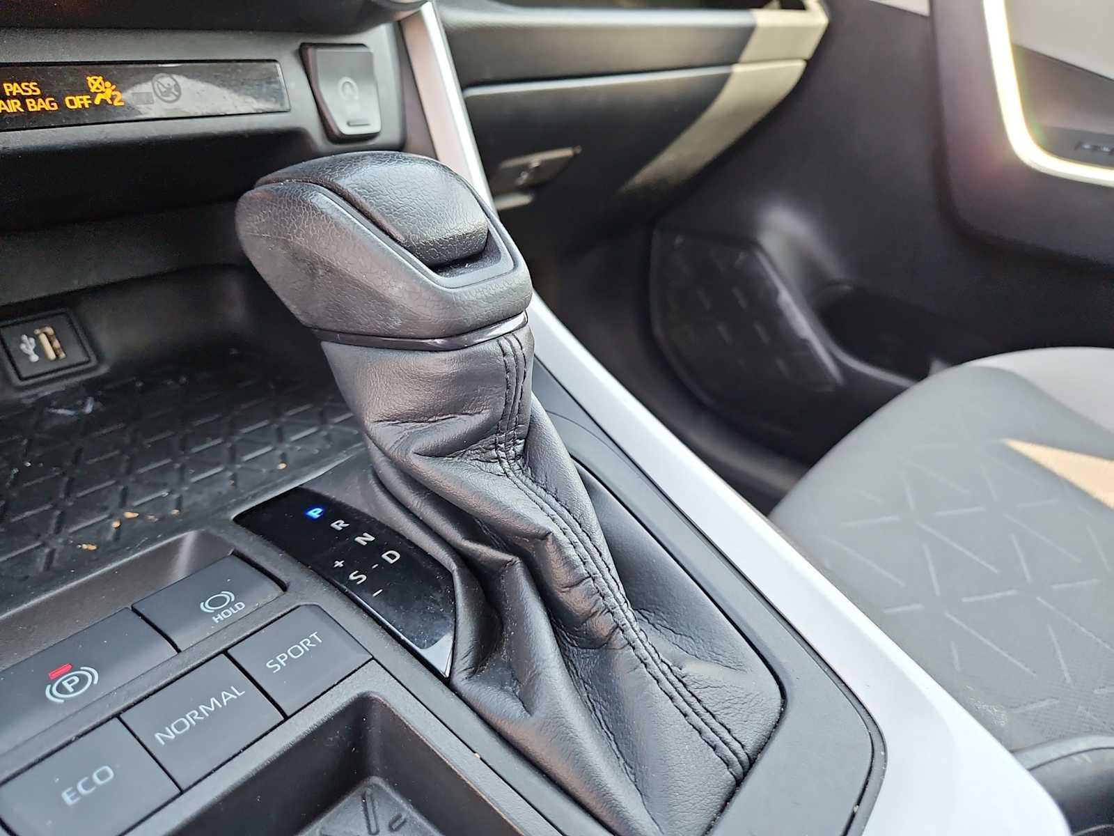 Thumbnail: 2023 Toyota RAV4 - 25