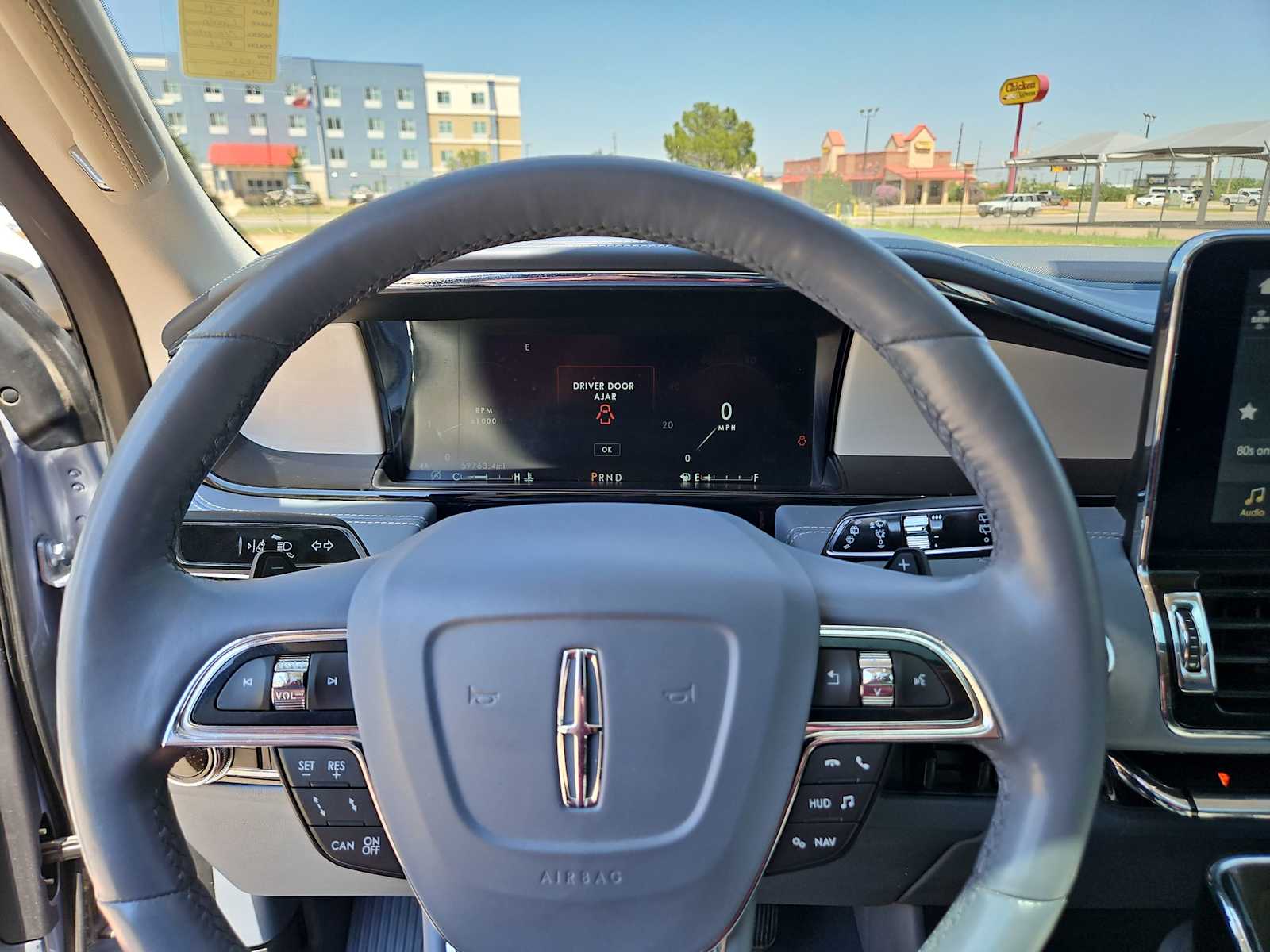 Thumbnail: 2019 Lincoln Navigator L - 23