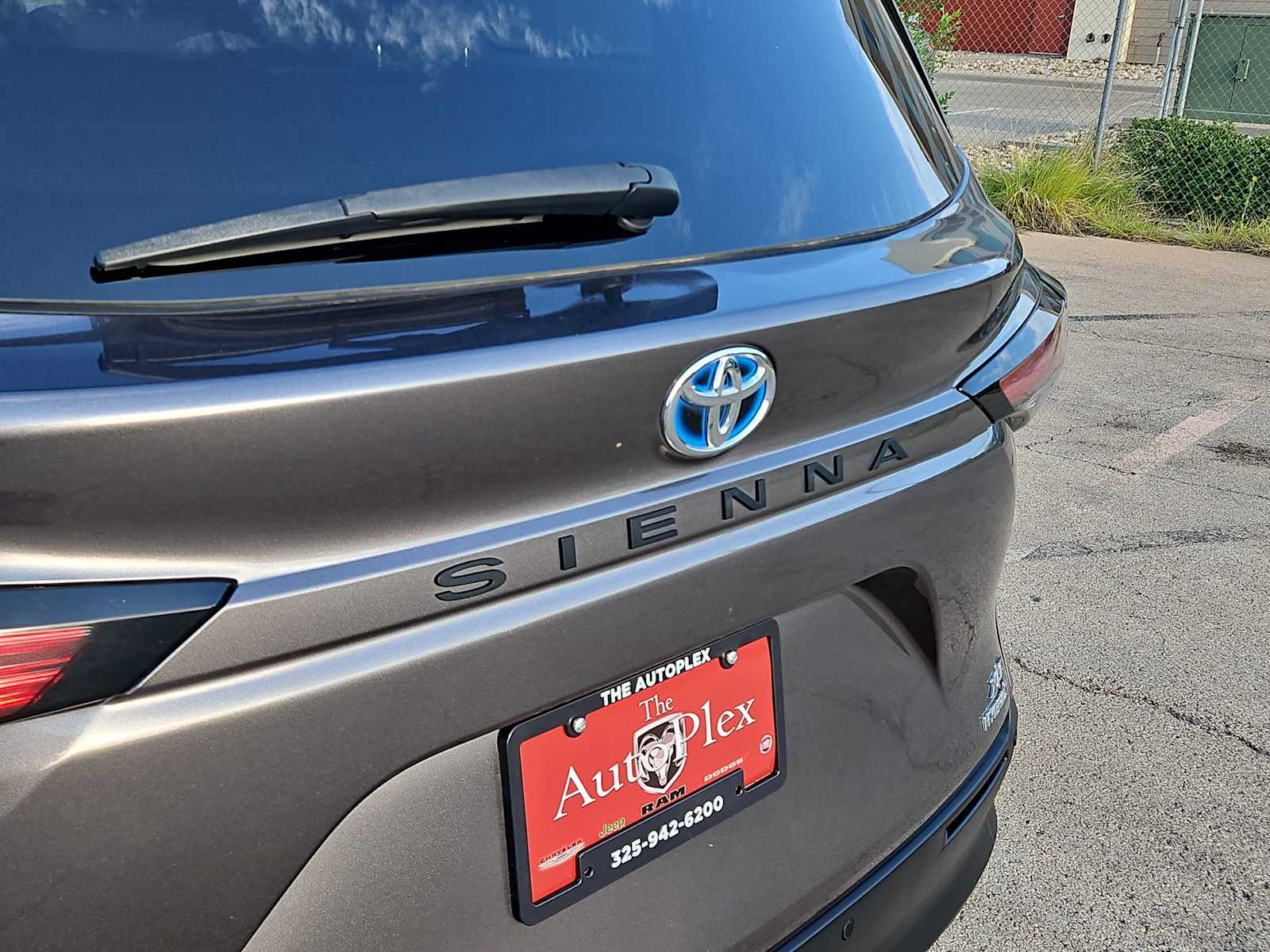 Thumbnail: 2022 Toyota Sienna - 15