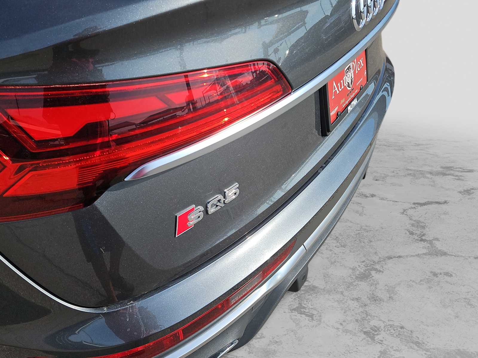 Thumbnail: 2021 Audi SQ5 - 11