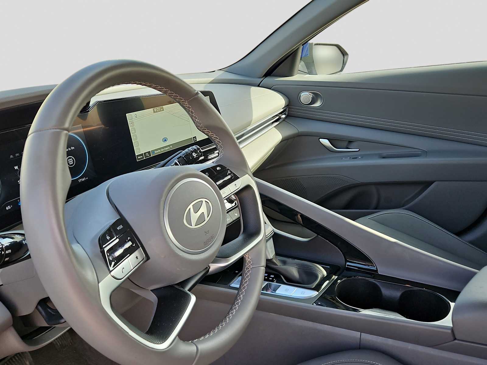 Thumbnail: 2025 Hyundai Elantra - 10