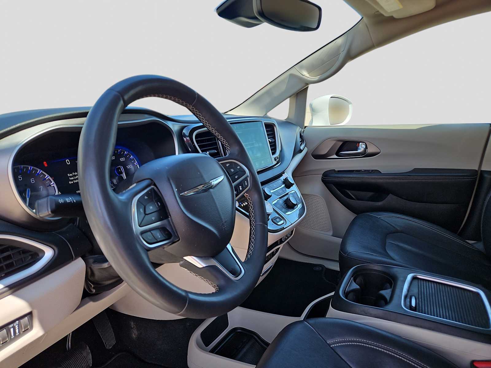 Thumbnail: 2022 Chrysler Pacifica - 10