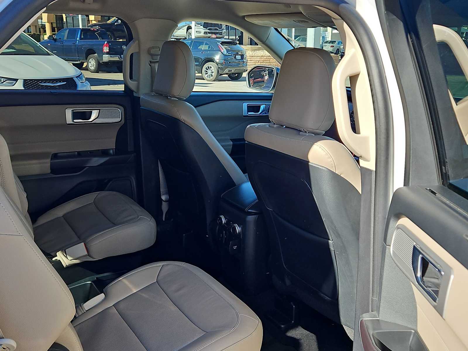 Thumbnail: 2020 Ford Explorer - 16