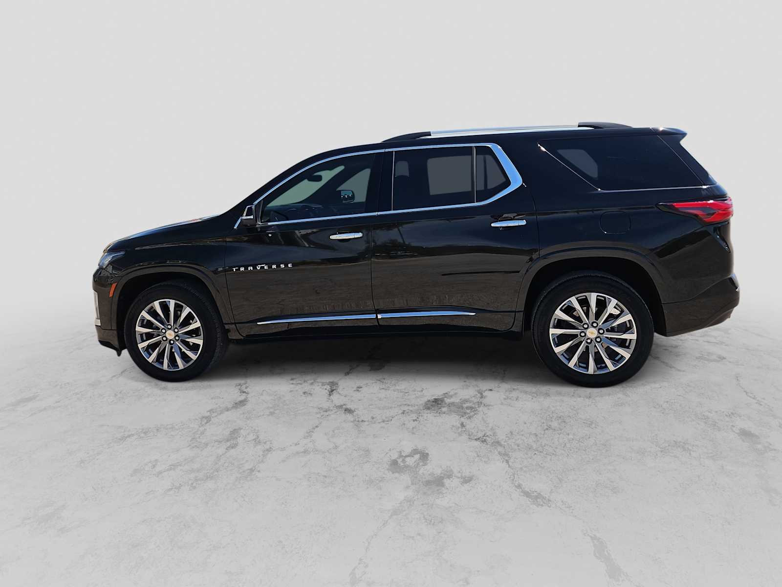 Thumbnail: 2023 Chevrolet Traverse - 5