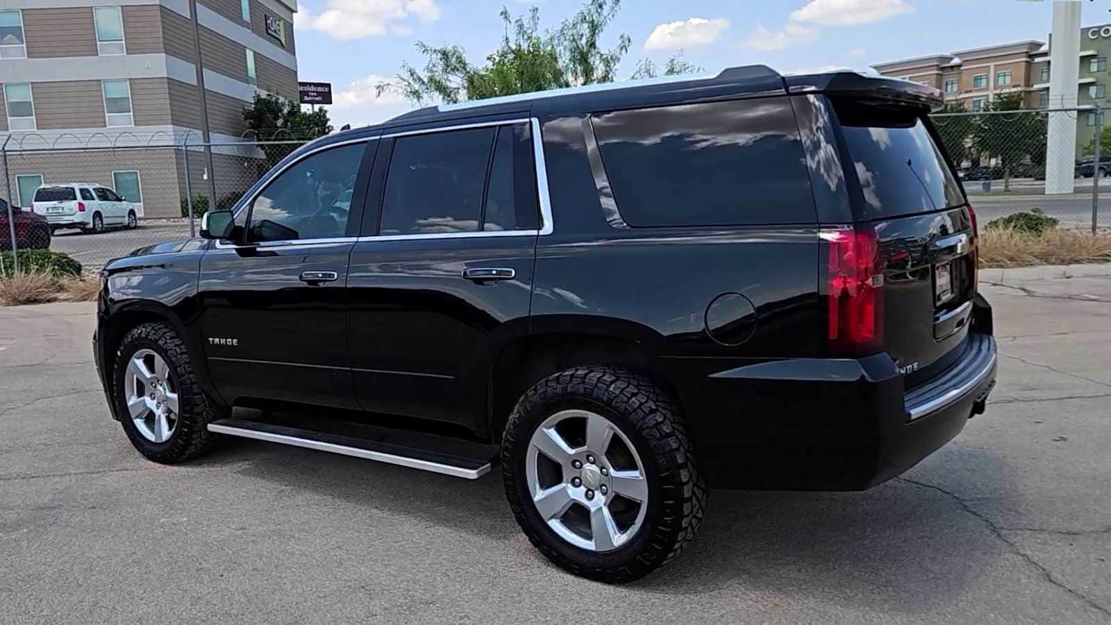 Thumbnail: 2017 Chevrolet Tahoe - 6