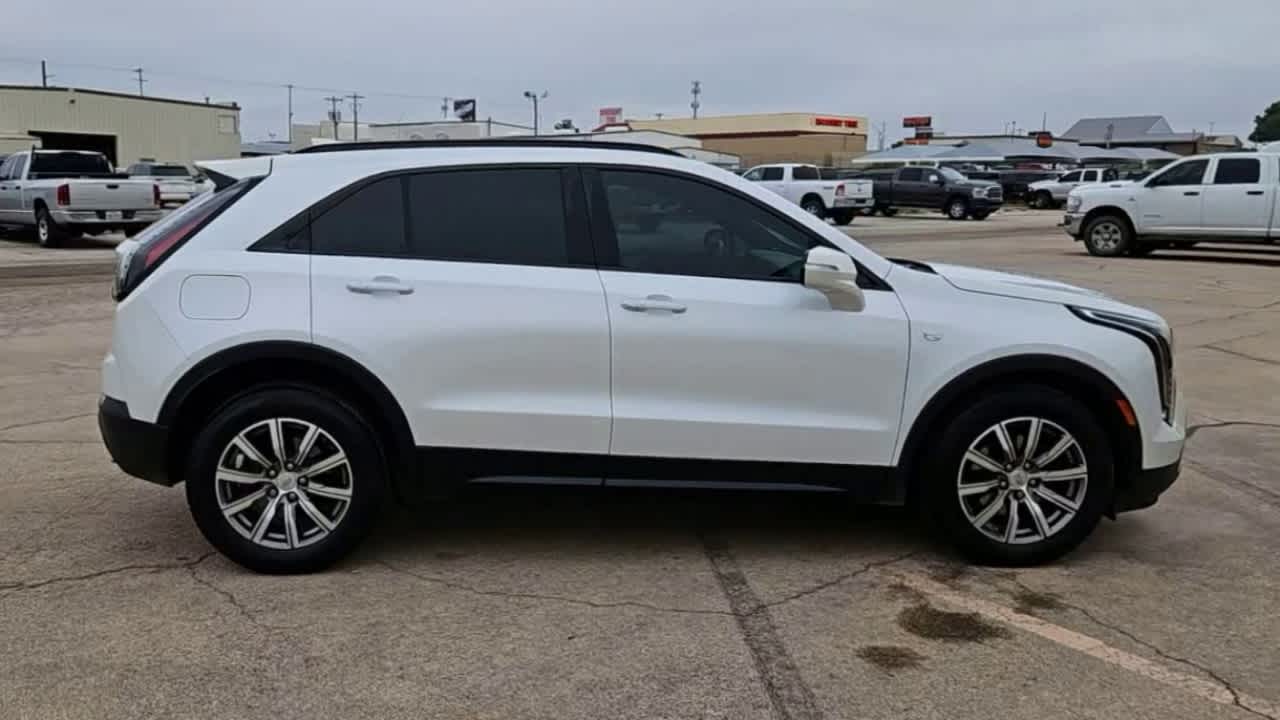Thumbnail: 2021 Cadillac XT4 - 9