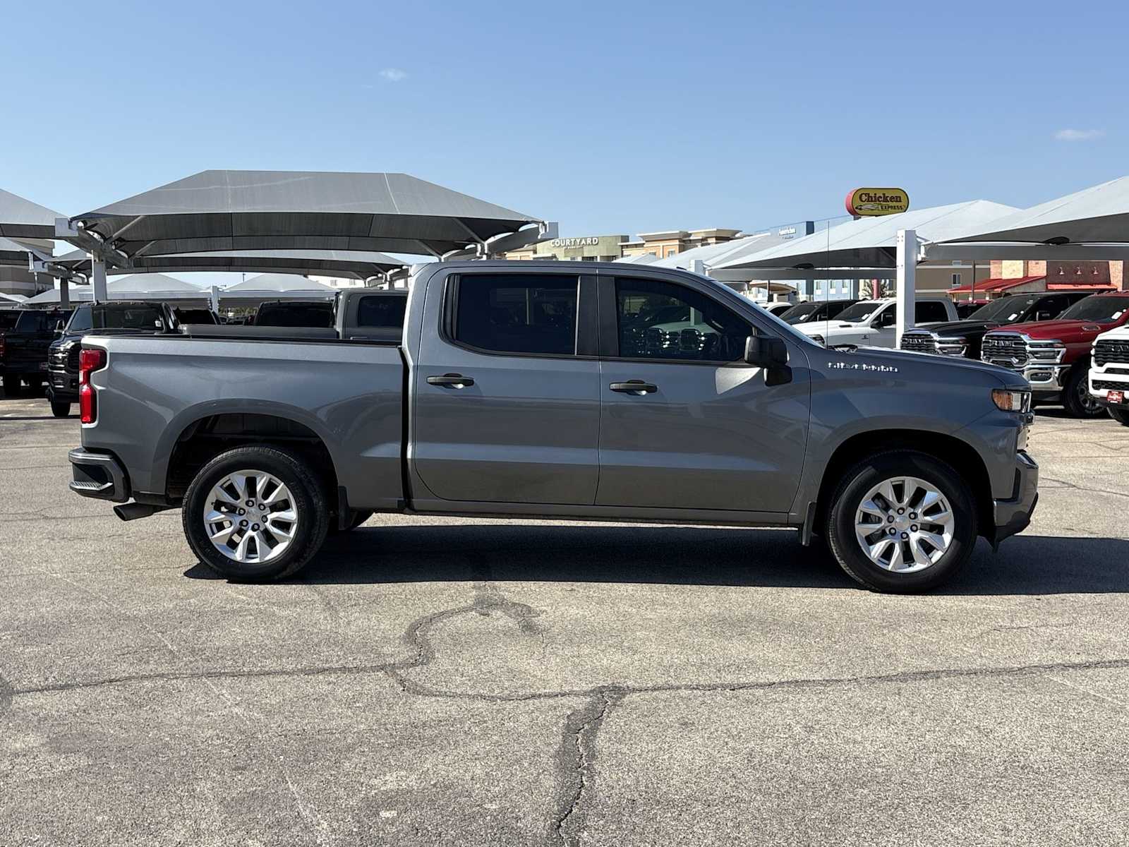 Thumbnail: 2020 Chevrolet Silverado 1500 - 9