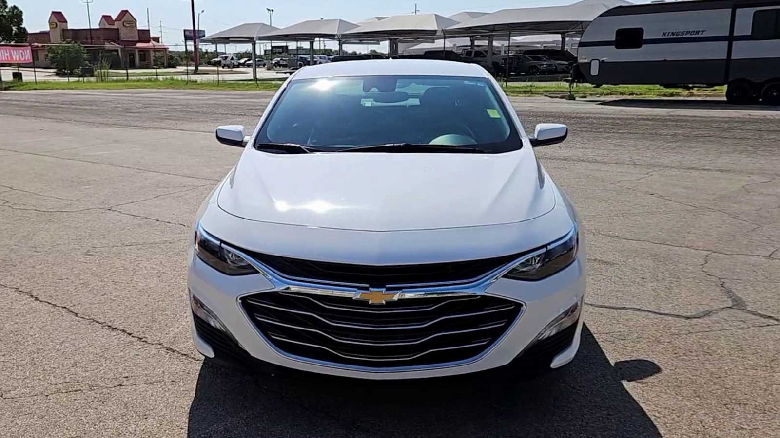 2023 Chevrolet Malibu 1LT photo 3