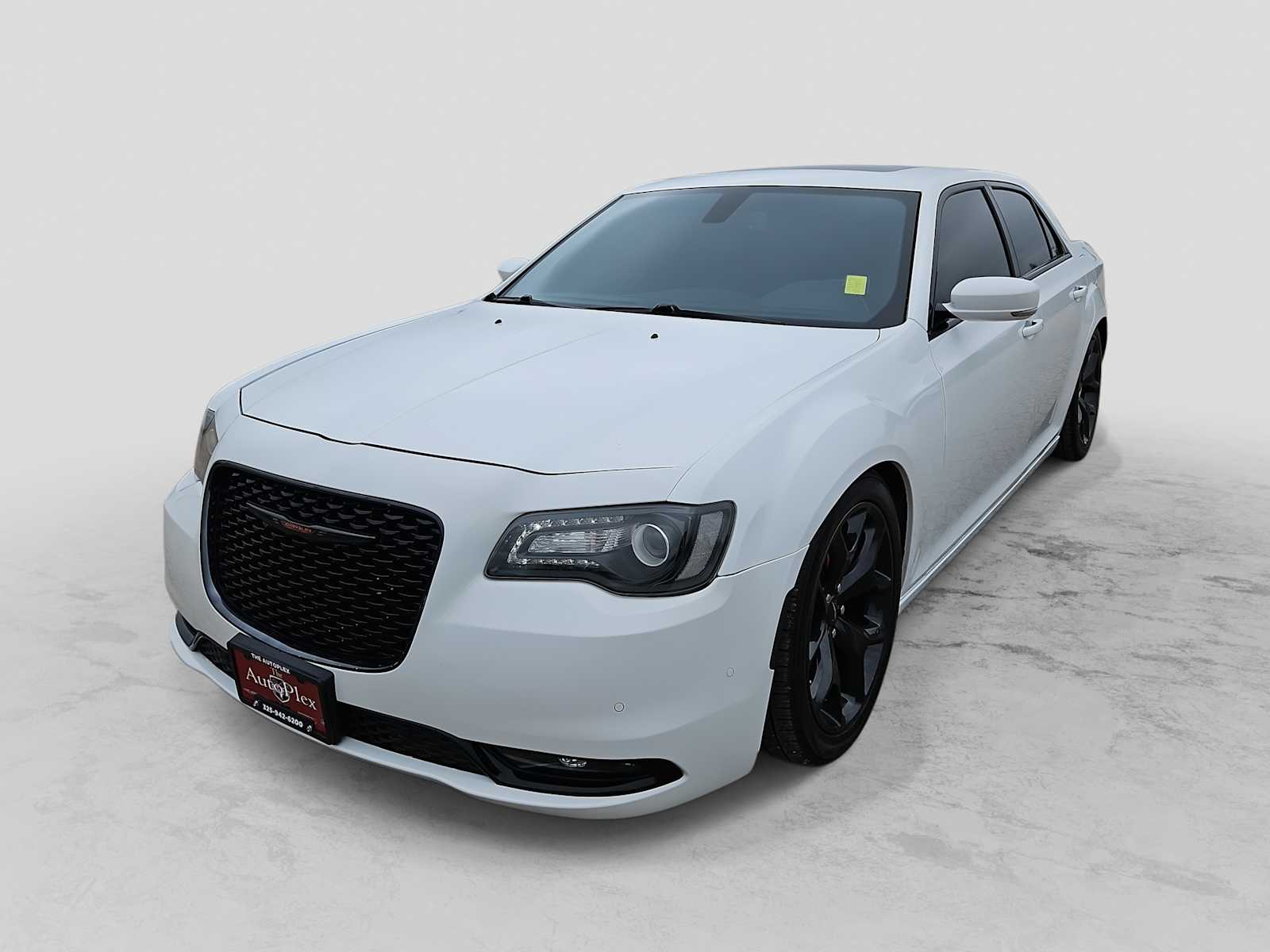 Thumbnail: 2022 Chrysler 300 - 1