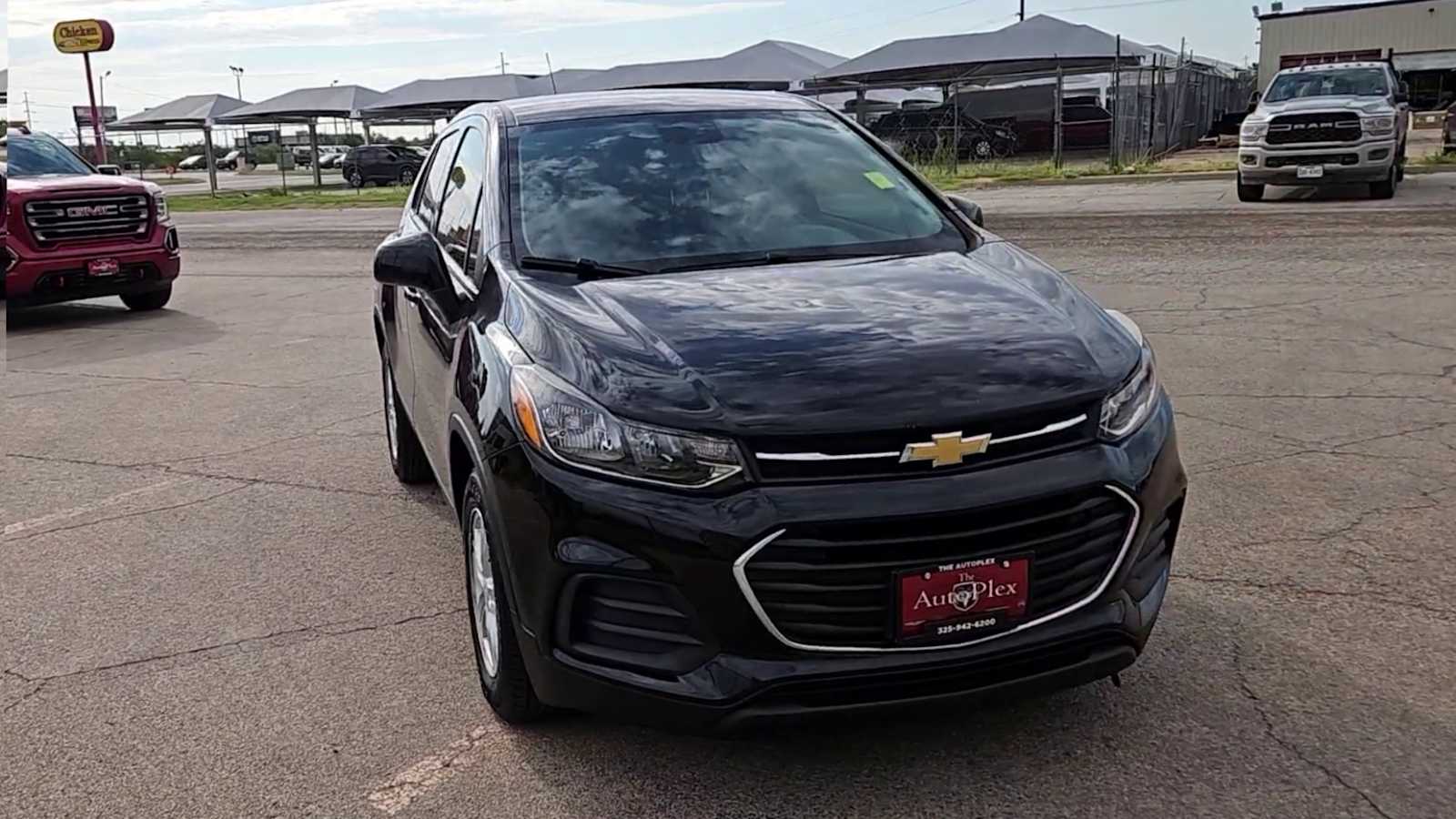 Thumbnail: 2021 Chevrolet Trax - 2