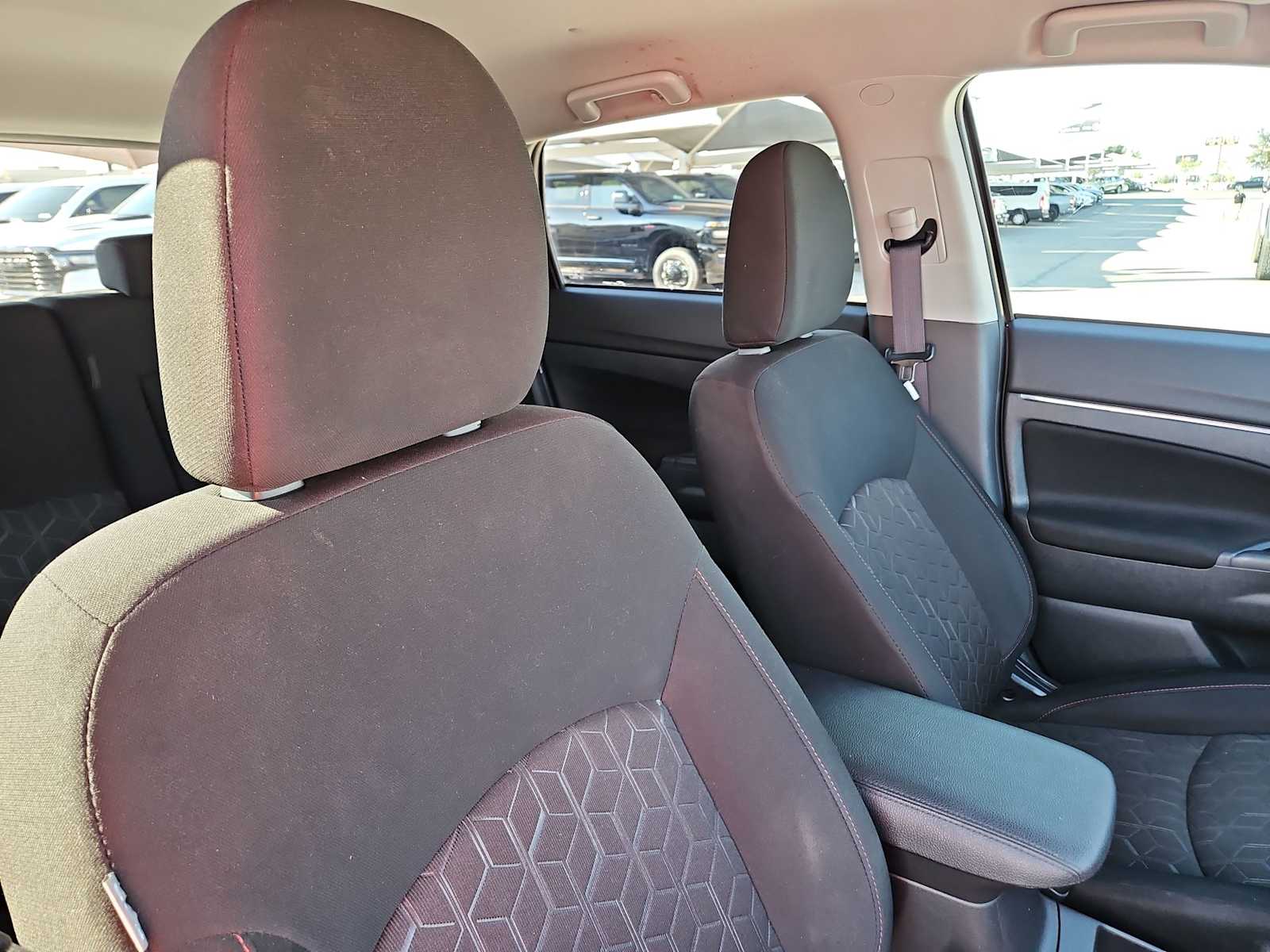 Thumbnail: 2024 Mitsubishi Outlander Sport - 17